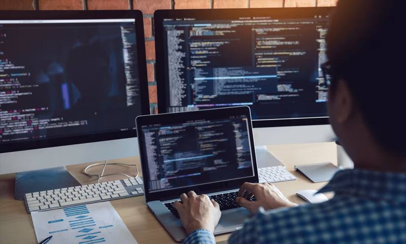 数据科学选型:R与Python如何赋能钟楼区网站建设?